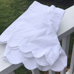 CROWN & IVY PETITE SHORTS